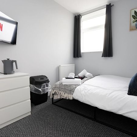 En-Suite Double Rooms, Smart Tv Comfy Style Llanelli Extérieur photo