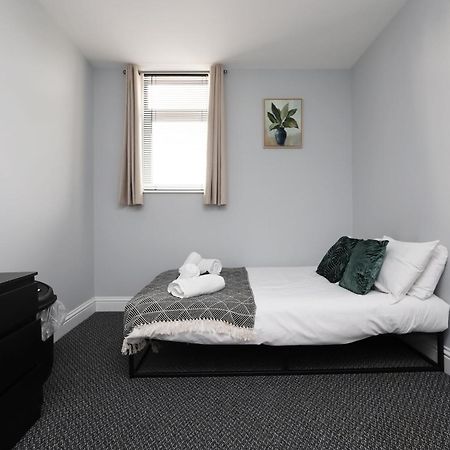 En-Suite Double Rooms, Smart Tv Comfy Style Llanelli Extérieur photo