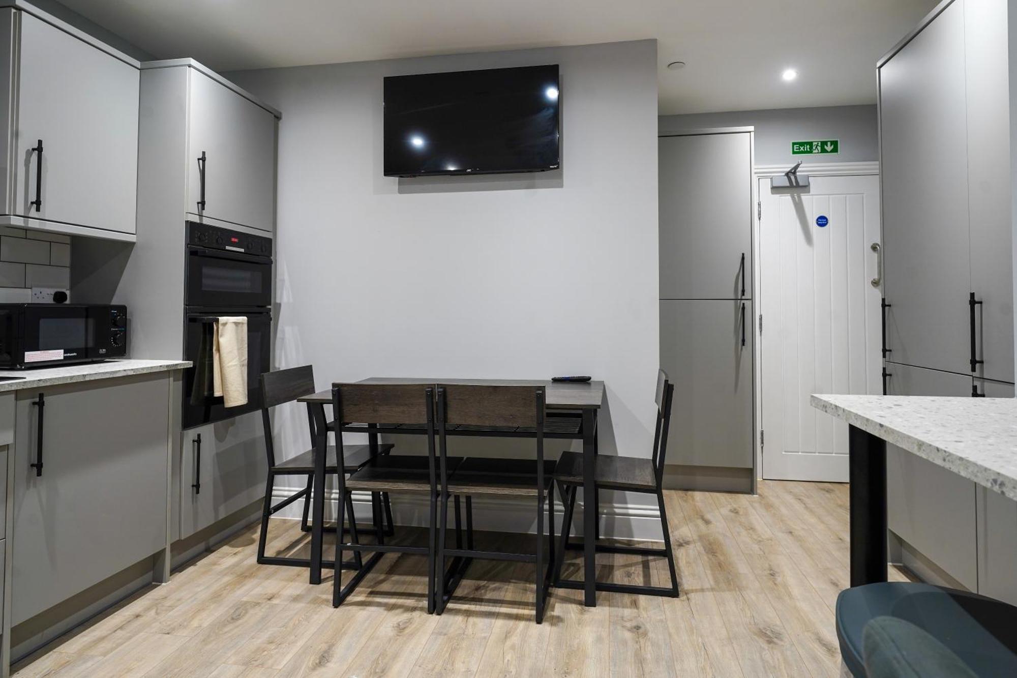 En-Suite Double Rooms, Smart Tv Comfy Style Llanelli Extérieur photo