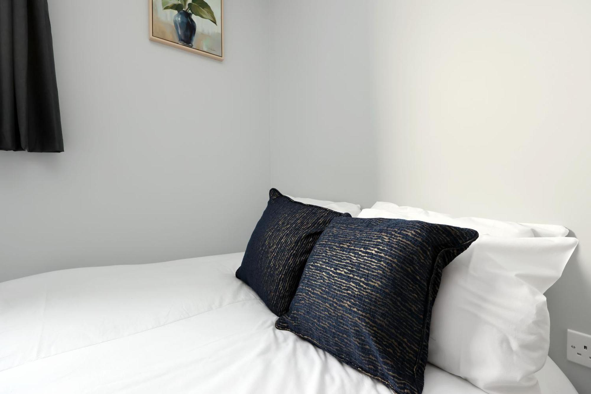 En-Suite Double Rooms, Smart Tv Comfy Style Llanelli Extérieur photo