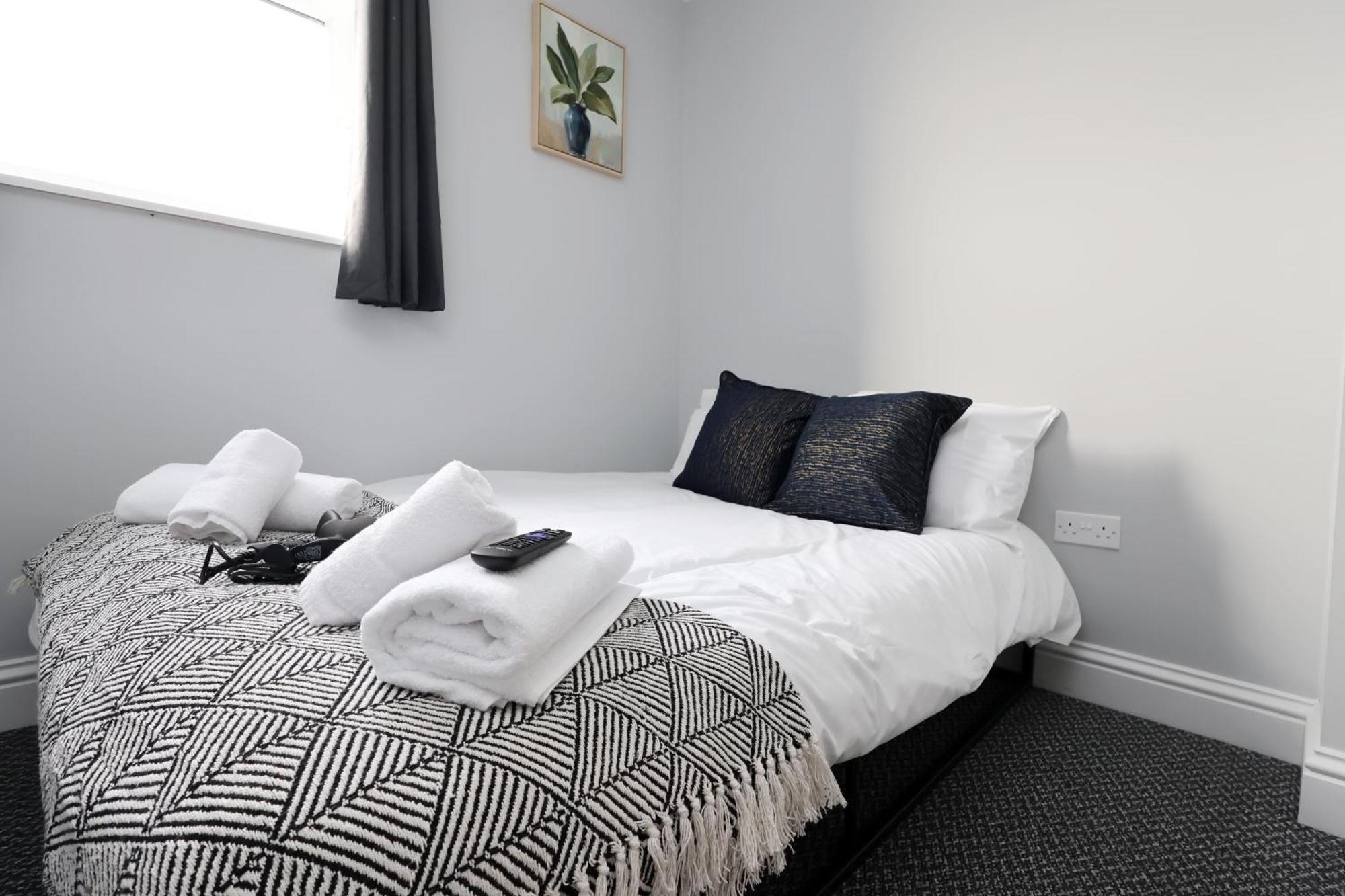 En-Suite Double Rooms, Smart Tv Comfy Style Llanelli Extérieur photo