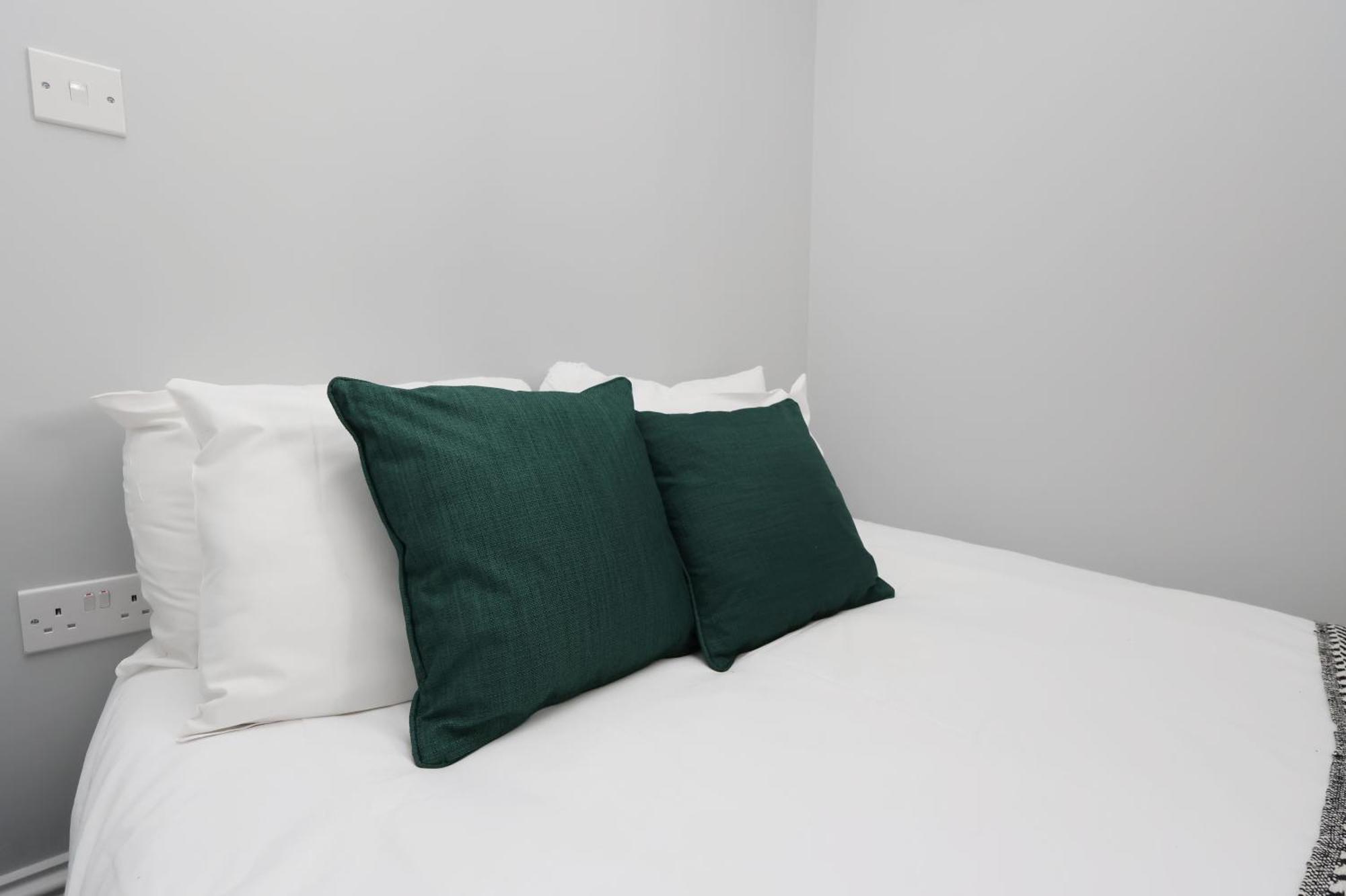 En-Suite Double Rooms, Smart Tv Comfy Style Llanelli Extérieur photo