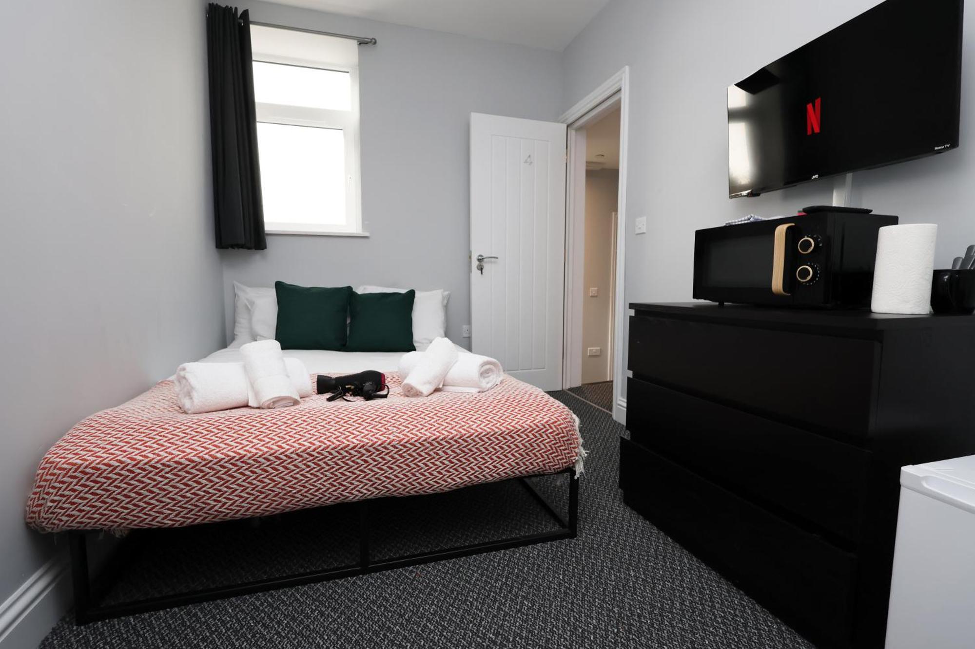 En-Suite Double Rooms, Smart Tv Comfy Style Llanelli Extérieur photo