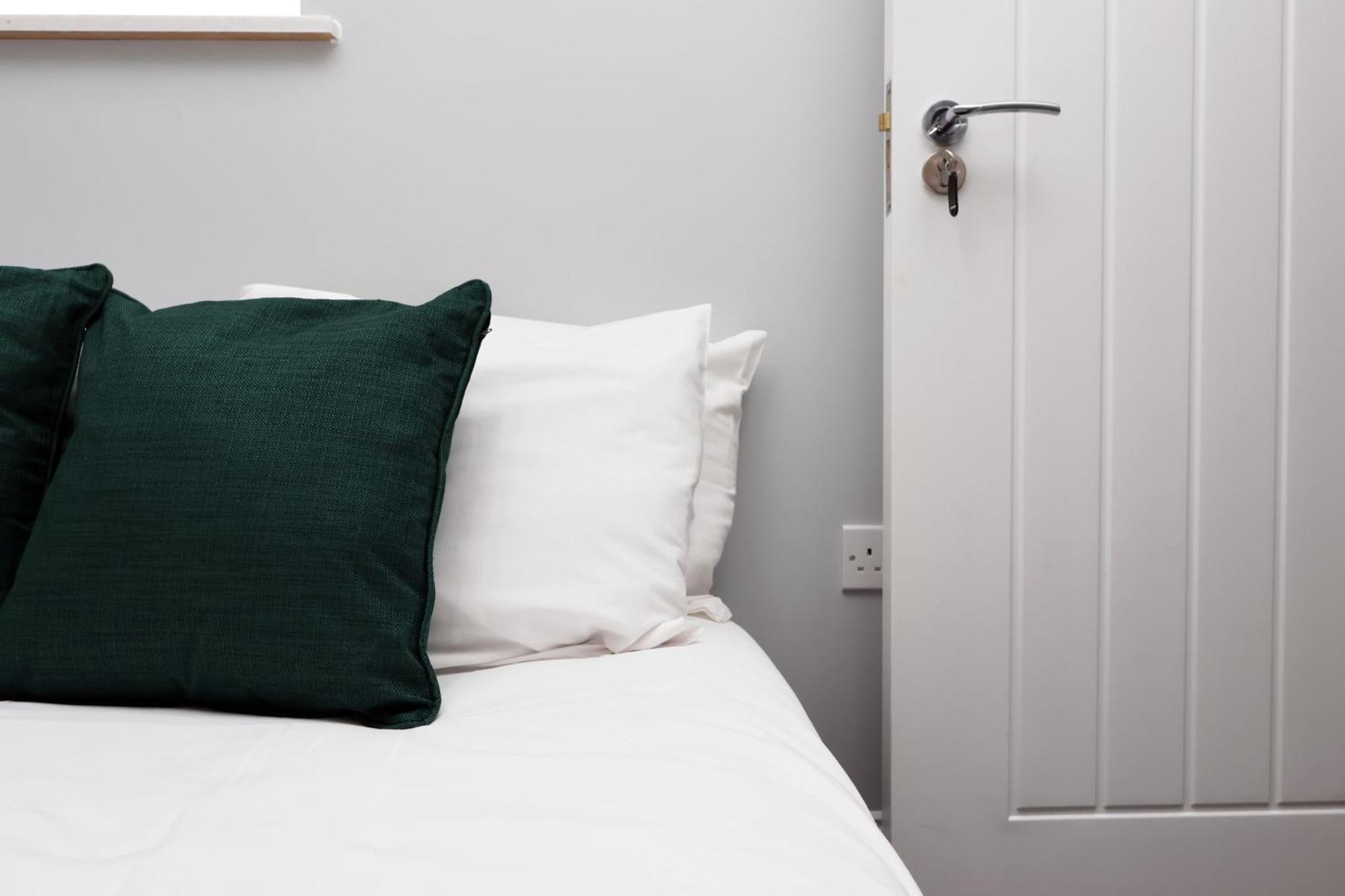 En-Suite Double Rooms, Smart Tv Comfy Style Llanelli Extérieur photo