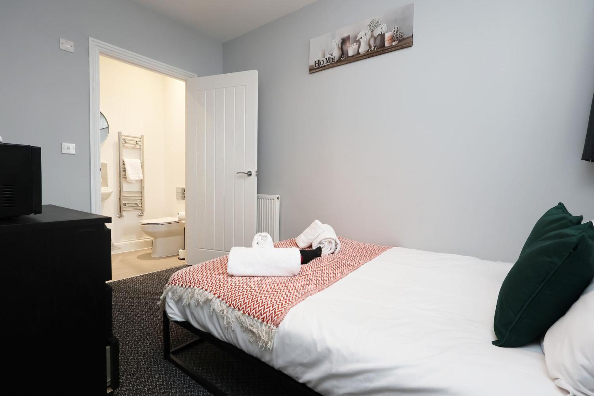En-Suite Double Rooms, Smart Tv Comfy Style Llanelli Extérieur photo