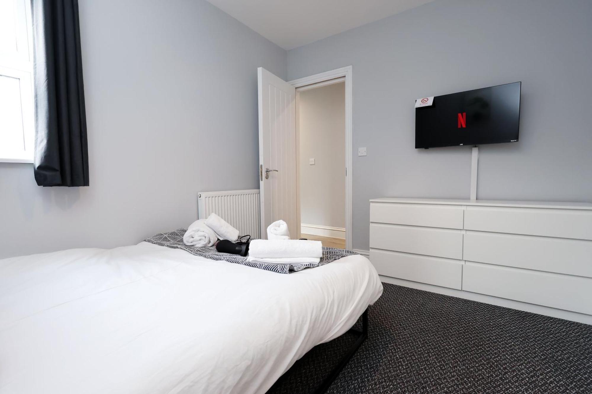 En-Suite Double Rooms, Smart Tv Comfy Style Llanelli Extérieur photo