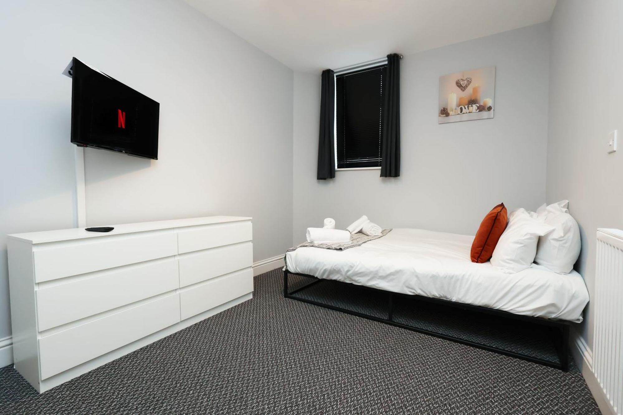 En-Suite Double Rooms, Smart Tv Comfy Style Llanelli Extérieur photo