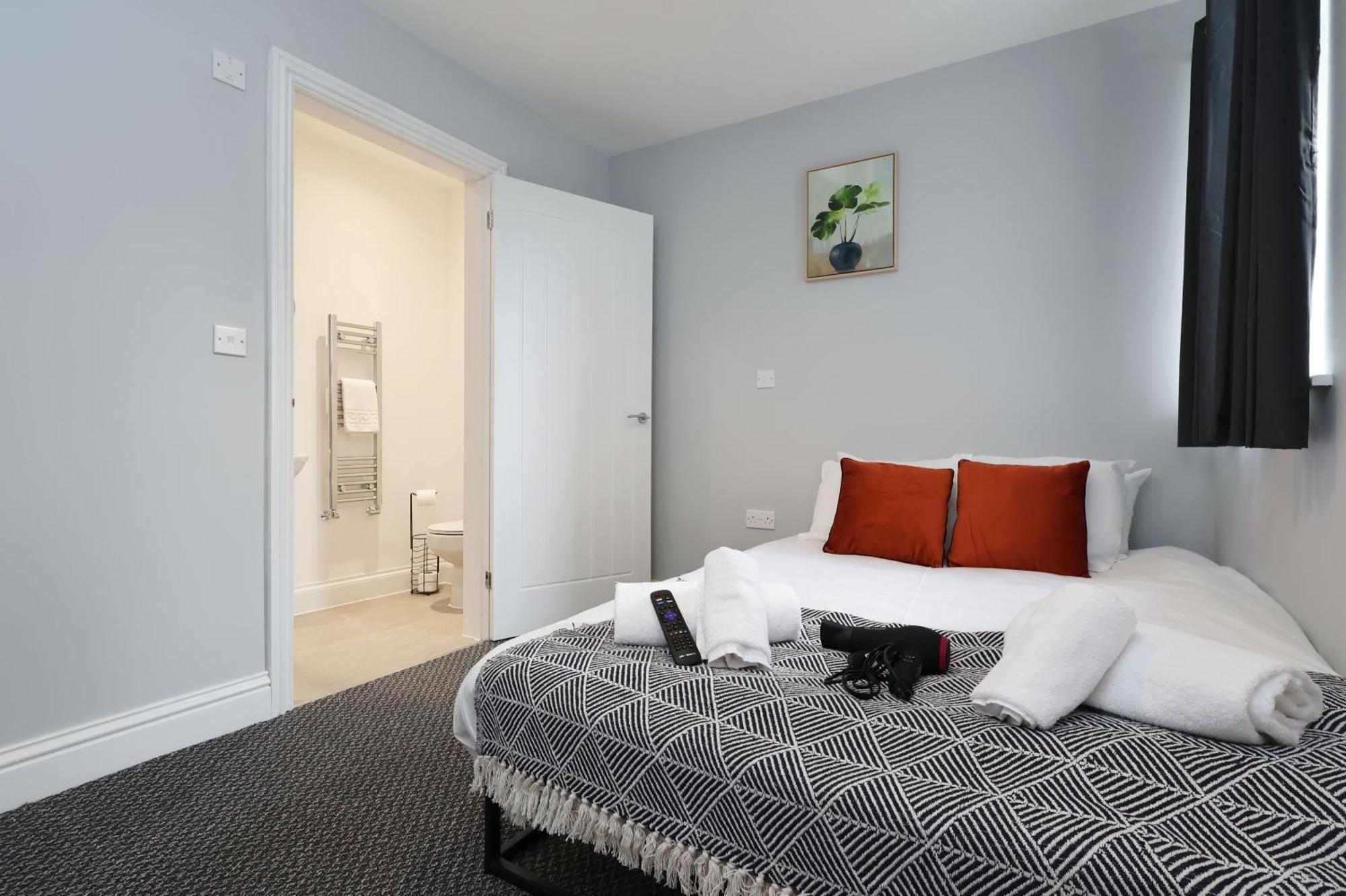En-Suite Double Rooms, Smart Tv Comfy Style Llanelli Extérieur photo