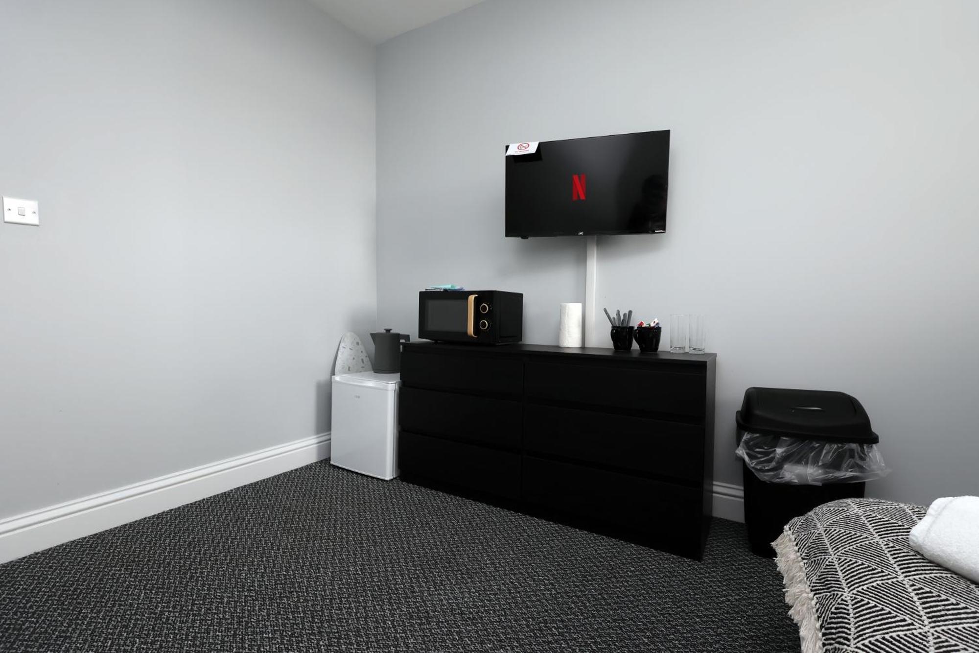 En-Suite Double Rooms, Smart Tv Comfy Style Llanelli Extérieur photo