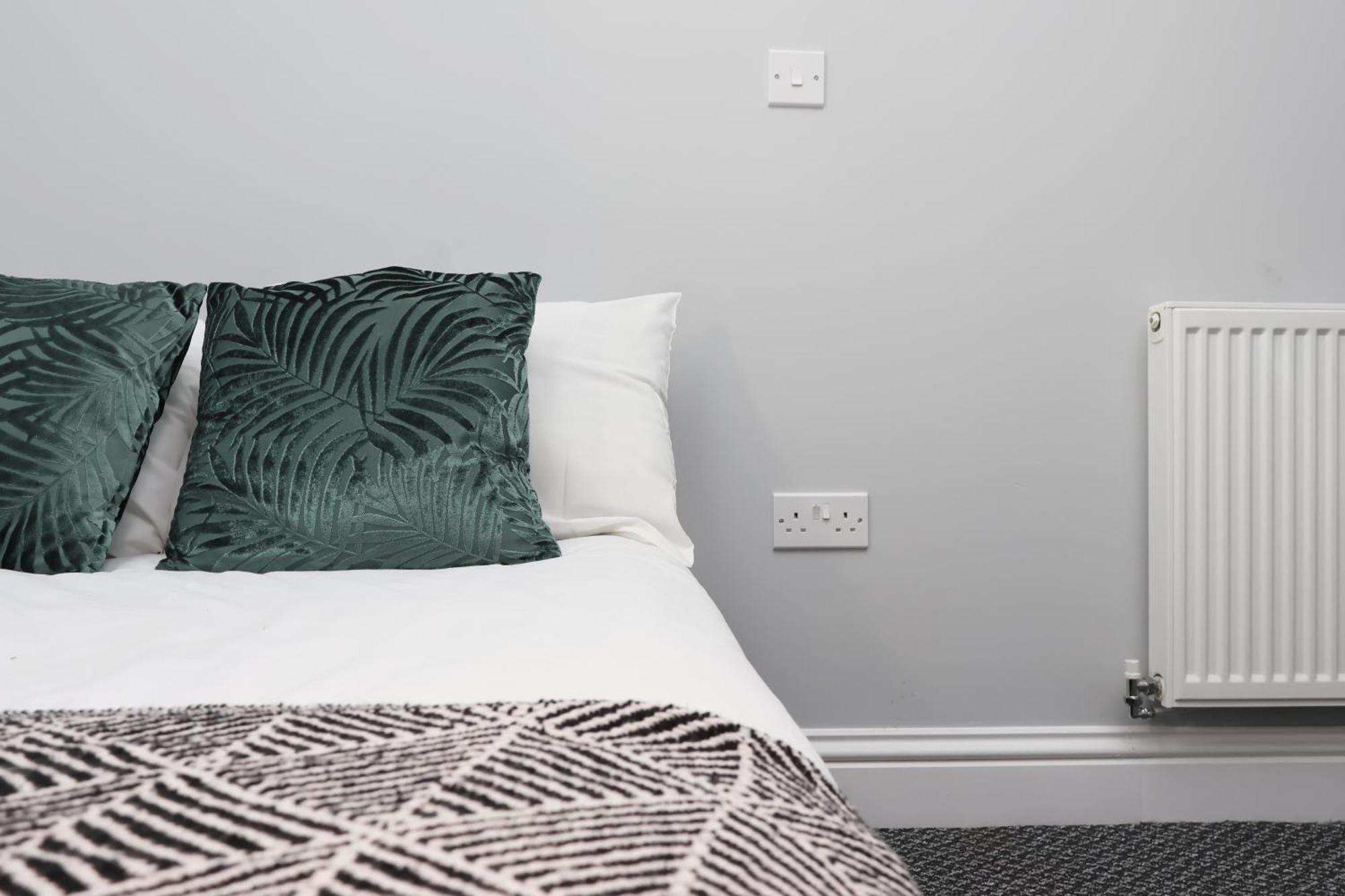 En-Suite Double Rooms, Smart Tv Comfy Style Llanelli Extérieur photo
