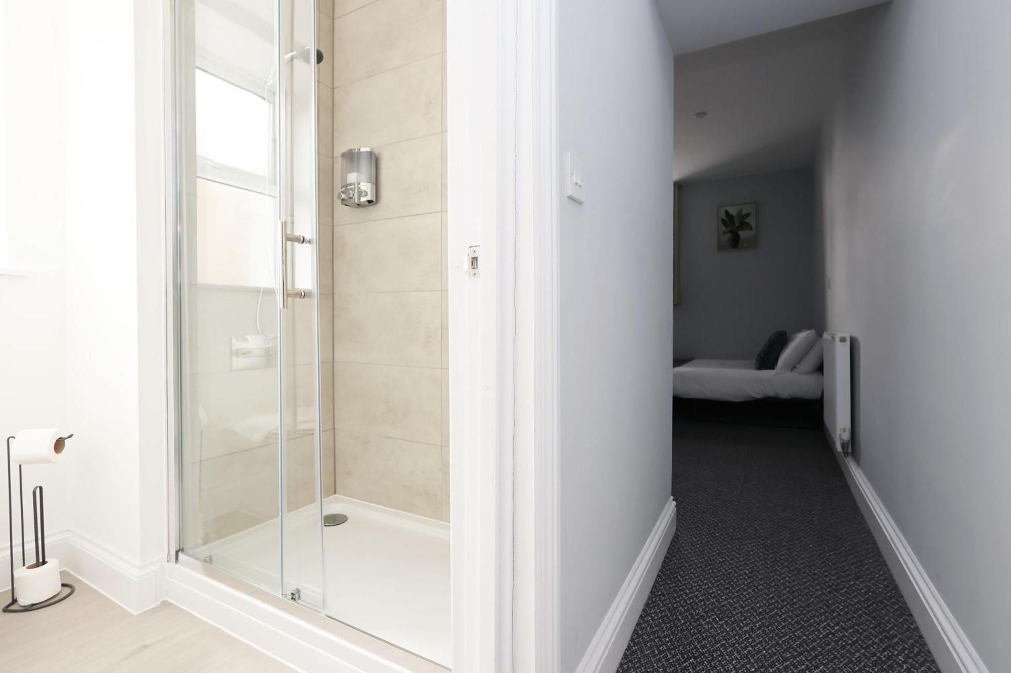 En-Suite Double Rooms, Smart Tv Comfy Style Llanelli Extérieur photo