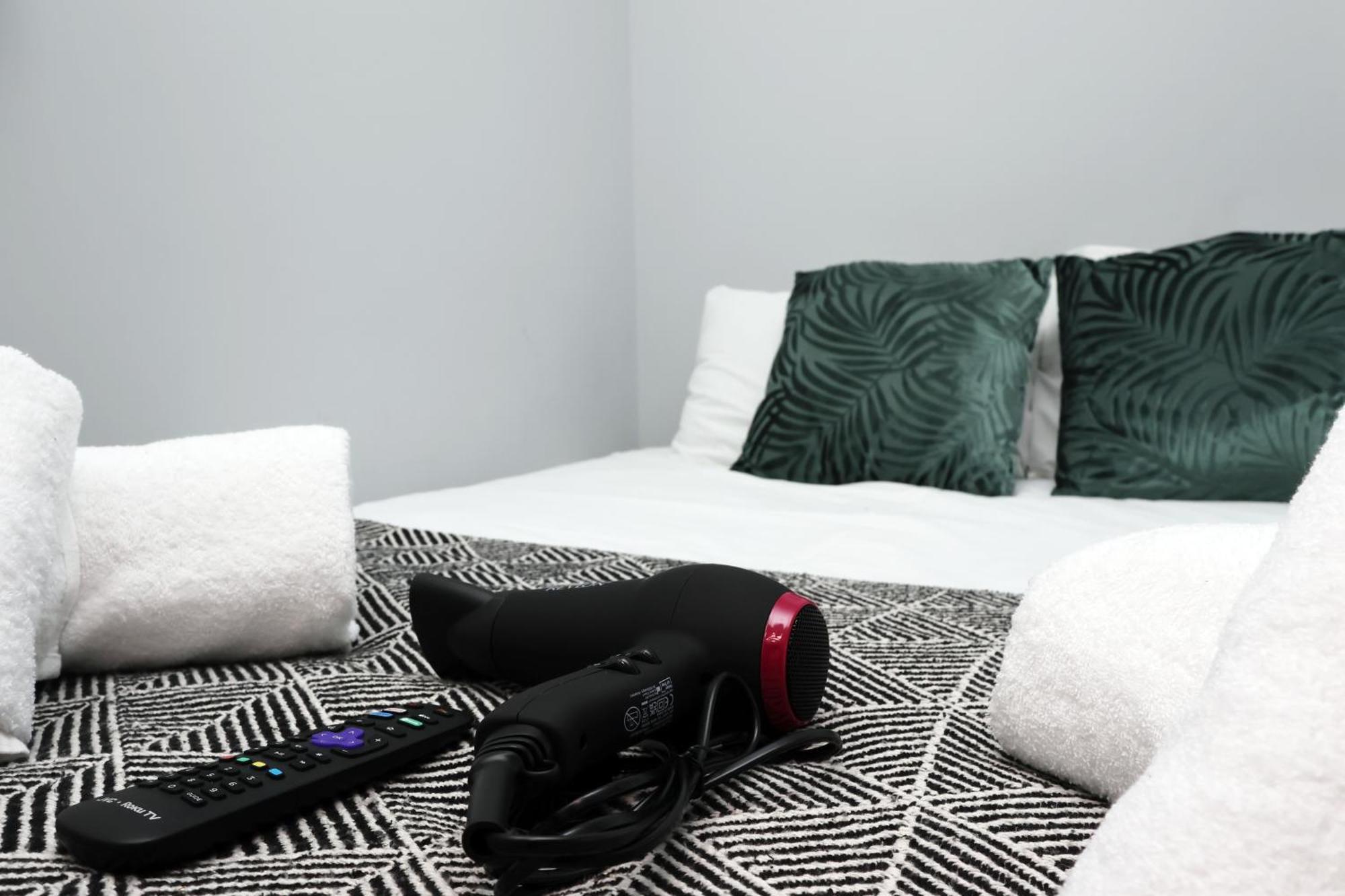 En-Suite Double Rooms, Smart Tv Comfy Style Llanelli Extérieur photo