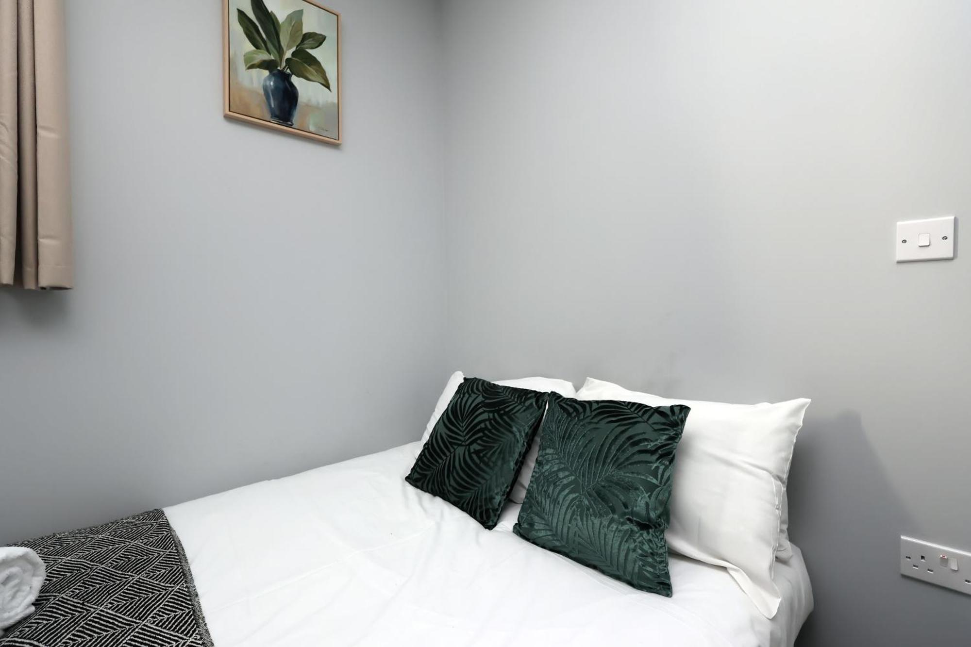 En-Suite Double Rooms, Smart Tv Comfy Style Llanelli Extérieur photo